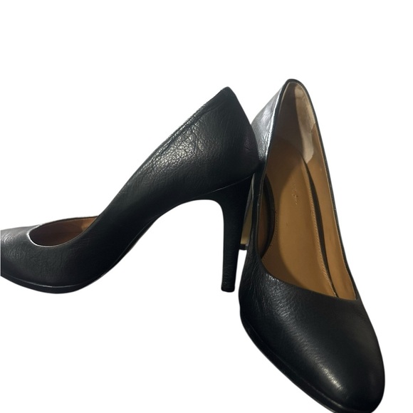 Banana republic black leather pumps - Picture 7 of 8